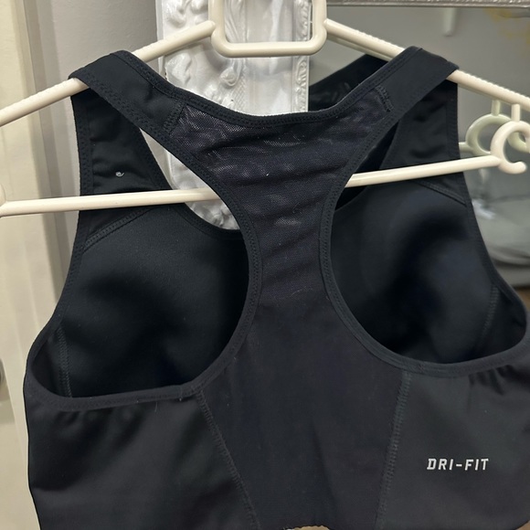 Nike tops - Picture 4 of 5